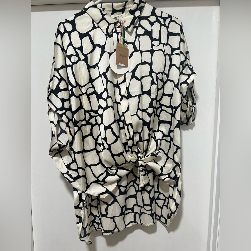 NWT SILKY Umgee shirt